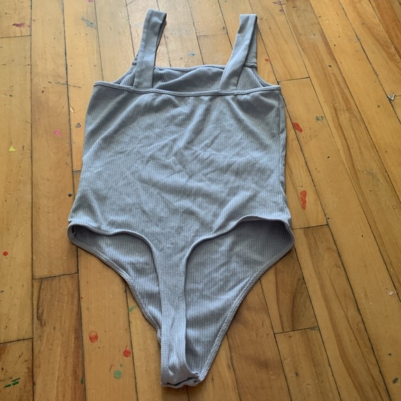 American Eagle Outfitters Light Gray Ribbed bodysuit - Picture 2 of 4